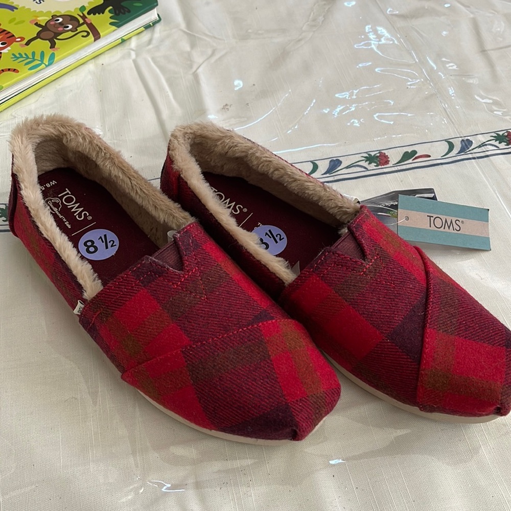 🎉Price Drop🎉TOMS ORTHOLITE Red FUR LINED